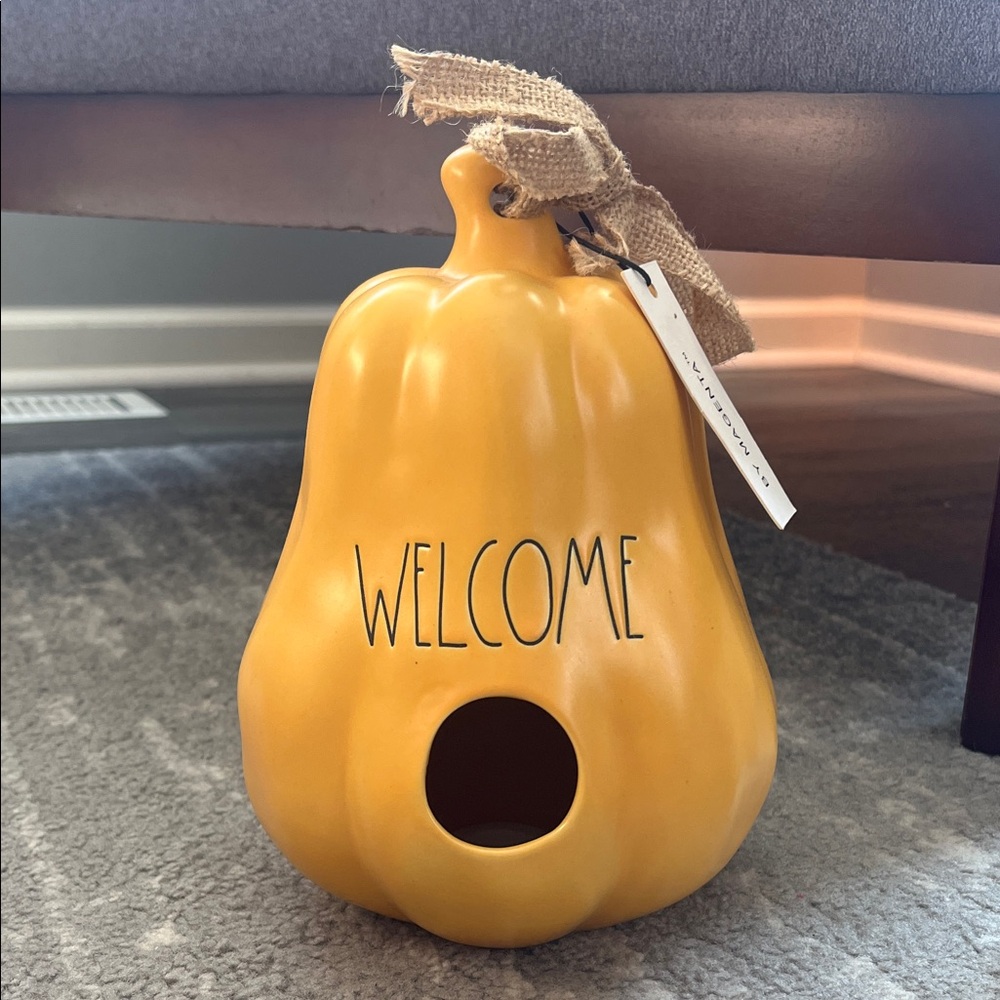 Rae Dunn Yellow Pumpkin Welcome Decor